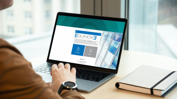 Notebook mit Startscreen von Cryptshare